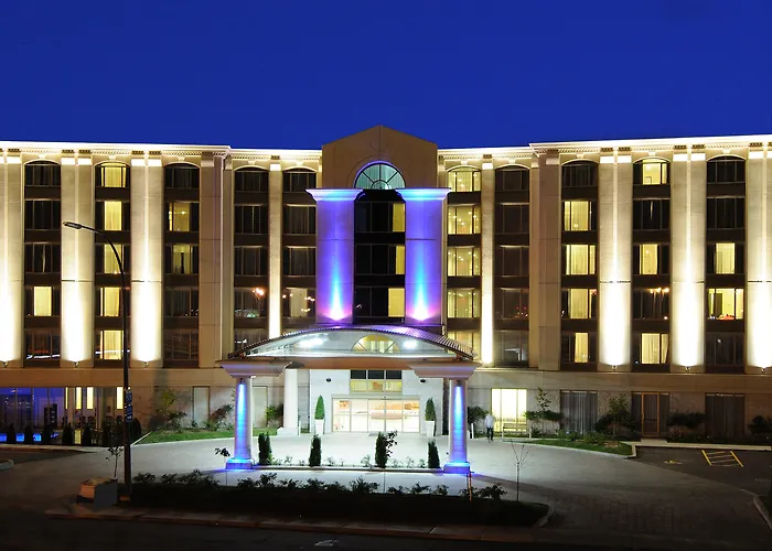 Holiday Inn & Suites Montreal Airport By IhgAirport Hotel